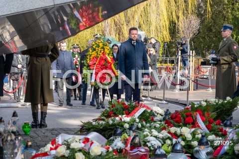  10.04.2022 WARSZAWA<br />
OBCHODY XII ROCZNICY KATASTROFY SMOLENSKIEJ W WARSZAWIE<br />
CMENTARZ WOJSKOWY POWAZKI <br />
N/Z RAFAL TRZASKOWSKI WIENIEC<br />
 