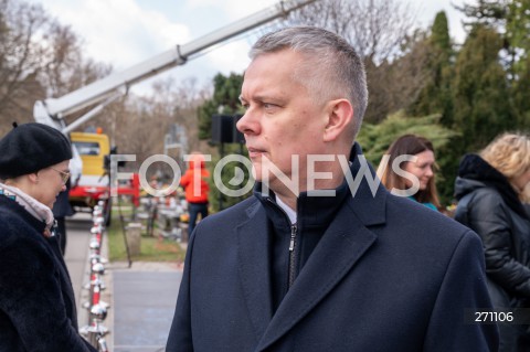  10.04.2022 WARSZAWA<br />
OBCHODY XII ROCZNICY KATASTROFY SMOLENSKIEJ W WARSZAWIE<br />
CMENTARZ WOJSKOWY POWAZKI <br />
N/Z TOMASZ SIEMONIAK<br />
 