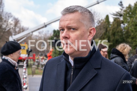  10.04.2022 WARSZAWA<br />
OBCHODY XII ROCZNICY KATASTROFY SMOLENSKIEJ W WARSZAWIE<br />
CMENTARZ WOJSKOWY POWAZKI <br />
N/Z TOMASZ SIEMONIAK<br />
 