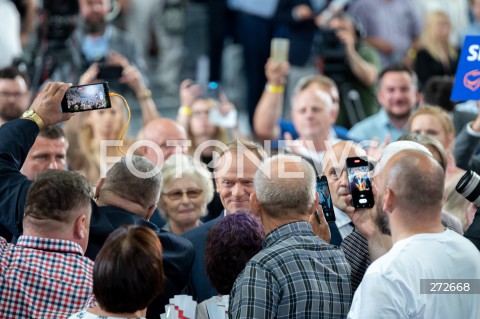  02.07.2022 RADOM<br />
KONWENCJA PLATFORMY OBYWATELSKIEJ<br />
KONWENCJA PRZYSZLOSCI<br />
N/Z DONALD TUSK TLUM UCZESTNICY<br />
FOT. MARCIN BANASZKIEWICZ/FOTONEWS  