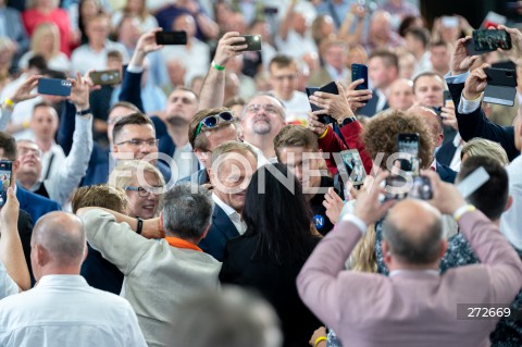  02.07.2022 RADOM<br />
KONWENCJA PLATFORMY OBYWATELSKIEJ<br />
KONWENCJA PRZYSZLOSCI<br />
N/Z DONALD TUSK TLUM UCZESTNICY<br />
FOT. MARCIN BANASZKIEWICZ/FOTONEWS  