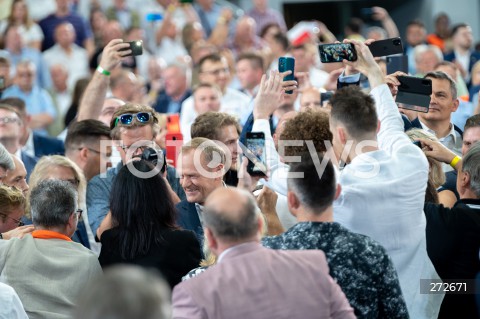  02.07.2022 RADOM<br />
KONWENCJA PLATFORMY OBYWATELSKIEJ<br />
KONWENCJA PRZYSZLOSCI<br />
N/Z DONALD TUSK TLUM UCZESTNICY<br />
FOT. MARCIN BANASZKIEWICZ/FOTONEWS  