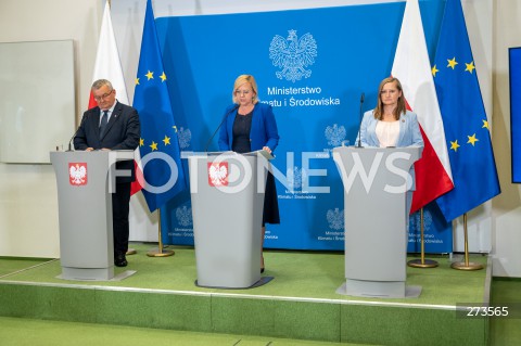  16.08.2022 WARSZAWA<br />
KONFERENCJA PRASOWA MINISTER KLIMATU ANNY MOSKWY W WARSZAWIE<br />
N/Z ANDRZEJ ADAMCZYK ANNA MOSKWA MAGDA GOSK<br />
FOT. MARCIN BANASZKIEWICZ/FOTONEWS  