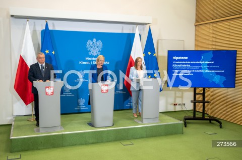  16.08.2022 WARSZAWA<br />
KONFERENCJA PRASOWA MINISTER KLIMATU ANNY MOSKWY W WARSZAWIE<br />
N/Z ANDRZEJ ADAMCZYK ANNA MOSKWA MAGDA GOSK<br />
FOT. MARCIN BANASZKIEWICZ/FOTONEWS  