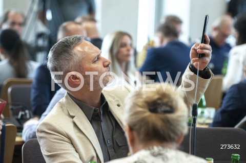  17.08.2022 WARSZAWA SEJM <br />
POSIEDZENIE POLACZONYCH KOMISJI SEJMOWYCH NA TEMAT KATASTROFY EKOLOGICZNEJ W ODRZE<br />
N/Z JAROSLAW WALESA<br />
 