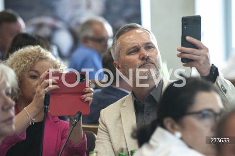  17.08.2022 WARSZAWA SEJM <br />
POSIEDZENIE POLACZONYCH KOMISJI SEJMOWYCH NA TEMAT KATASTROFY EKOLOGICZNEJ W ODRZE<br />
N/Z JAROSLAW WALESA<br />
 