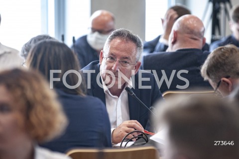  17.08.2022 WARSZAWA SEJM <br />
POSIEDZENIE POLACZONYCH KOMISJI SEJMOWYCH NA TEMAT KATASTROFY EKOLOGICZNEJ W ODRZE<br />
N/Z BARTLOMIEJ SIENKIEWICZ<br />
 