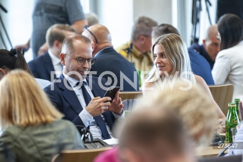  17.08.2022 WARSZAWA SEJM <br />
POSIEDZENIE POLACZONYCH KOMISJI SEJMOWYCH NA TEMAT KATASTROFY EKOLOGICZNEJ W ODRZE<br />
N/Z MICHAL SZCZERBA ALEKSANDRA GAJEWSKA<br />
 