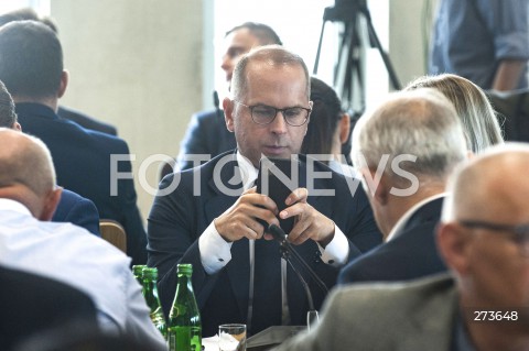  17.08.2022 WARSZAWA SEJM <br />
POSIEDZENIE POLACZONYCH KOMISJI SEJMOWYCH NA TEMAT KATASTROFY EKOLOGICZNEJ W ODRZE<br />
N/Z MICHAL SZCZERBA<br />
 