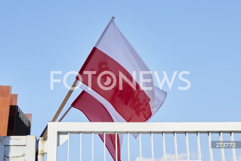  31.08.2022 GDANSK<br />
OBCHODY ROCZNICY SIERPNIA1980 I POWSTANIA SOLIDARNOSCI KK NSZZ S W SALI BHP I PRZY BRAMIE NUMER 2 W GDANSKU<br />
N/Z FLAGA POLSKI FLAGA SOLIDARNOSC<br />
 