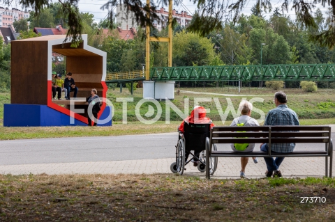 Patriotyczna ławka na bulwarach w Rzeszowie