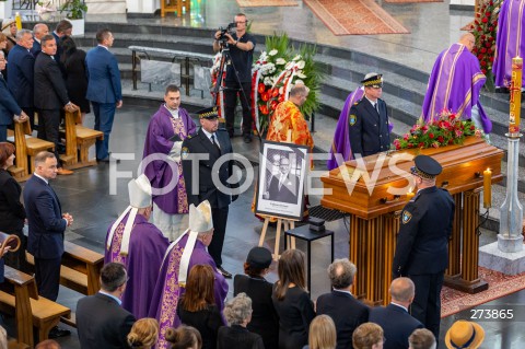  02.09.2022 RZESZOW <br />
POGRZEB BYLEGO PREZYDENTA RZESZOWA TADEUSZA FERENCA <br />
N/Z UROCZYSTOSCI TRUMNA PREZYDENT RP ANDRZEJ DUDA <br />
 