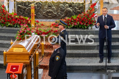  02.09.2022 RZESZOW <br />
POGRZEB BYLEGO PREZYDENTA RZESZOWA TADEUSZA FERENCA <br />
N/Z TRUMNA PREZYDENT RP ANDRZEJ DUDA <br />
 