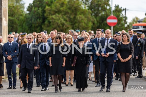  02.09.2022 RZESZOW <br />
POGRZEB BYLEGO PREZYDENTA RZESZOWA TADEUSZA FERENCA <br />
N/Z UROCZYSTOSCI ZONA CORKA RODZINA PREZYDENT RZESZOWA KONRAD FIJOLEK <br />
 