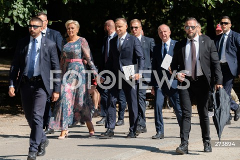  03.09.2022 WARSZAWA OGROD SASKI<br />
NARODOWE CZYTANIE BALLAD I ROMANSOW ADAMA MICKIEWICZA W WARSZAWIE Z UDZIALEM PARY PREZYDENCKIEJ<br />
N/Z PREZYDENT ANDRZEJ DUDA AGATA KORNHAUSER DUDA<br />
FOT. MARCIN BANASZKIEWICZ/FOTONEWS  