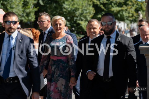  03.09.2022 WARSZAWA OGROD SASKI<br />
NARODOWE CZYTANIE BALLAD I ROMANSOW ADAMA MICKIEWICZA W WARSZAWIE Z UDZIALEM PARY PREZYDENCKIEJ<br />
N/Z PREZYDENT ANDRZEJ DUDA AGATA KORNHAUSER DUDA<br />
FOT. MARCIN BANASZKIEWICZ/FOTONEWS  