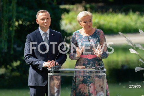  03.09.2022 WARSZAWA OGROD SASKI<br />
NARODOWE CZYTANIE BALLAD I ROMANSOW ADAMA MICKIEWICZA W WARSZAWIE Z UDZIALEM PARY PREZYDENCKIEJ<br />
N/Z PREZYDENT ANDRZEJ DUDA AGATA KORNHAUSER DUDA<br />
FOT. MARCIN BANASZKIEWICZ/FOTONEWS  