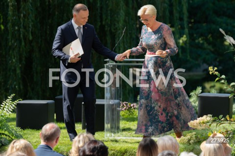  03.09.2022 WARSZAWA OGROD SASKI<br />
NARODOWE CZYTANIE BALLAD I ROMANSOW ADAMA MICKIEWICZA W WARSZAWIE Z UDZIALEM PARY PREZYDENCKIEJ<br />
N/Z PREZYDENT ANDRZEJ DUDA AGATA KORNHAUSER DUDA<br />
FOT. MARCIN BANASZKIEWICZ/FOTONEWS  