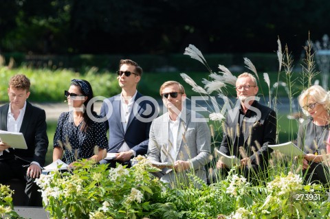  03.09.2022 WARSZAWA OGROD SASKI<br />
NARODOWE CZYTANIE BALLAD I ROMANSOW ADAMA MICKIEWICZA W WARSZAWIE Z UDZIALEM PARY PREZYDENCKIEJ<br />
N/Z KRZYSZTOF SZCZEPANIAK JOANNA PACH ZBIKOWSKA  MICHAL MIKOLAJCZAK RAFAL ZAWIERUCHA LUCYNA MALEC  ANDRZEJ MASTALERZ<br />
FOT. MARCIN BANASZKIEWICZ/FOTONEWS  