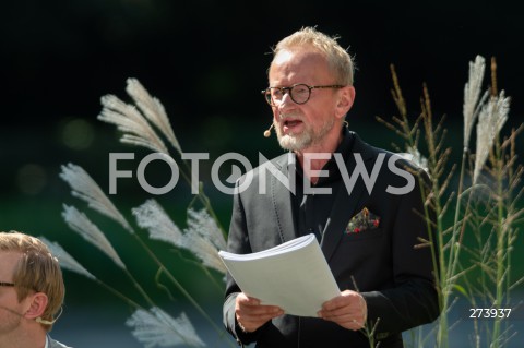  03.09.2022 WARSZAWA OGROD SASKI<br />
NARODOWE CZYTANIE BALLAD I ROMANSOW ADAMA MICKIEWICZA W WARSZAWIE Z UDZIALEM PARY PREZYDENCKIEJ<br />
N/Z ANDRZEJ MASTALERZ<br />
FOT. MARCIN BANASZKIEWICZ/FOTONEWS  