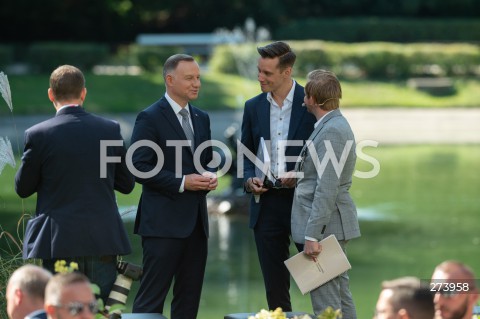  03.09.2022 WARSZAWA OGROD SASKI<br />
NARODOWE CZYTANIE BALLAD I ROMANSOW ADAMA MICKIEWICZA W WARSZAWIE Z UDZIALEM PARY PREZYDENCKIEJ<br />
N/Z PREZYDENT ANDRZEJ DUDA MICHAL MIKOLAJCZYK RAFAL ZAWIERUCHA<br />
FOT. MARCIN BANASZKIEWICZ/FOTONEWS  