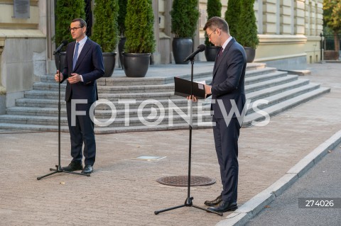  05.09.2022 WARSZAWA<br />
KONFERENCJA PRASOWA PREMIERA MATEUSZA MORAWIECKIEGO <br />
N/Z PIOTR MULLER MATEUSZ MORAWIECKI <br />
FOT. MARCIN BANASZKIEWICZ/FOTONEWS  