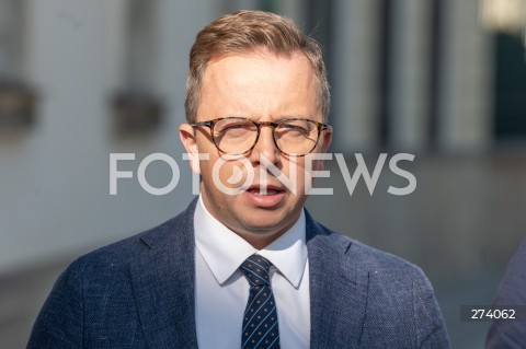  13.09.2022 WARSZAWA<br />
KONFERENCJA PRASOWA POSLOW KO PRZED MINISTERSTWEM ZDROWIA<br />
N/Z DARIUSZ JONSKI<br />
FOT. MARCIN BANASZKIEWICZ/FOTONEWS  