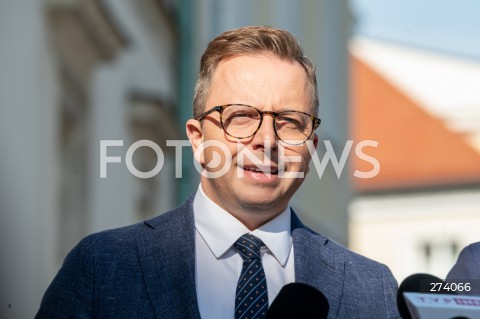  13.09.2022 WARSZAWA<br />
KONFERENCJA PRASOWA POSLOW KO PRZED MINISTERSTWEM ZDROWIA<br />
N/Z DARIUSZ JONSKI<br />
FOT. MARCIN BANASZKIEWICZ/FOTONEWS  