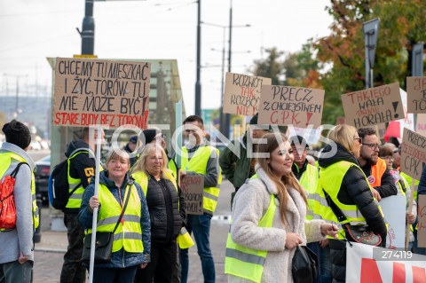  01.10.2022 WARSZAWA<br />
PROTEST PRZECIWKO BUDOWIE CENTRALNEGO PORTU KOMUNIKACYJNEGO<br />
N/Z UCZESTNICY PROTESTU<br />
FOT. MARCIN BANASZKIEWICZ/FOTONEWS  