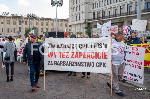  01.10.2022 WARSZAWA<br />
PROTEST PRZECIWKO BUDOWIE CENTRALNEGO PORTU KOMUNIKACYJNEGO<br />
N/Z UCZESTNICY PROTESTU<br />
FOT. MARCIN BANASZKIEWICZ/FOTONEWS  