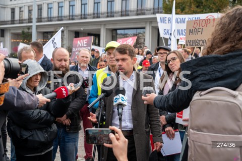  01.10.2022 WARSZAWA<br />
PROTEST PRZECIWKO BUDOWIE CENTRALNEGO PORTU KOMUNIKACYJNEGO<br />
N/Z MICHAL KOLODZIEJCZAK<br />
FOT. MARCIN BANASZKIEWICZ/FOTONEWS  