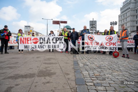  01.10.2022 WARSZAWA<br />
PROTEST PRZECIWKO BUDOWIE CENTRALNEGO PORTU KOMUNIKACYJNEGO<br />
N/Z UCZESTNICY PROTESTU<br />
FOT. MARCIN BANASZKIEWICZ/FOTONEWS  