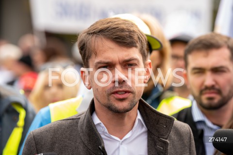  01.10.2022 WARSZAWA<br />
PROTEST PRZECIWKO BUDOWIE CENTRALNEGO PORTU KOMUNIKACYJNEGO<br />
N/Z MICHAL KOLODZIEJCZAK<br />
FOT. MARCIN BANASZKIEWICZ/FOTONEWS  