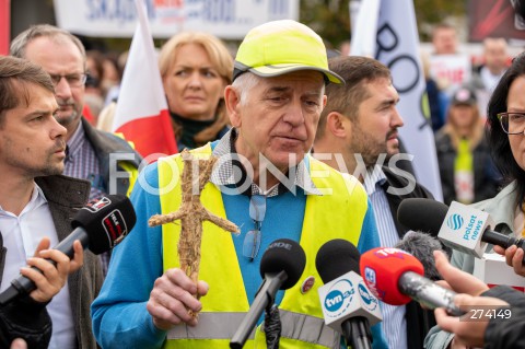  01.10.2022 WARSZAWA<br />
PROTEST PRZECIWKO BUDOWIE CENTRALNEGO PORTU KOMUNIKACYJNEGO<br />
N/Z TADEUSZ SZYMANCZAK<br />
FOT. MARCIN BANASZKIEWICZ/FOTONEWS  