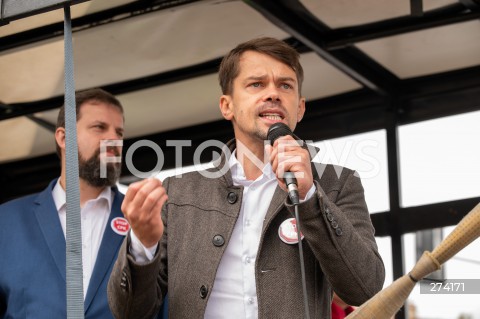  01.10.2022 WARSZAWA<br />
PROTEST PRZECIWKO BUDOWIE CENTRALNEGO PORTU KOMUNIKACYJNEGO<br />
N/Z MICHAL KOLODZIEJCZAK<br />
FOT. MARCIN BANASZKIEWICZ/FOTONEWS  