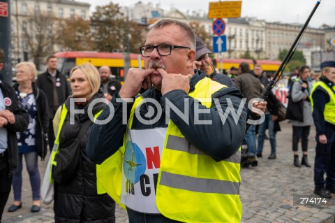  01.10.2022 WARSZAWA<br />
PROTEST PRZECIWKO BUDOWIE CENTRALNEGO PORTU KOMUNIKACYJNEGO<br />
N/Z UCZESTNICY PROTESTU<br />
FOT. MARCIN BANASZKIEWICZ/FOTONEWS  