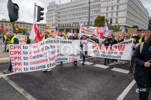  01.10.2022 WARSZAWA<br />
PROTEST PRZECIWKO BUDOWIE CENTRALNEGO PORTU KOMUNIKACYJNEGO<br />
N/Z UCZESTNICY PROTESTU<br />
FOT. MARCIN BANASZKIEWICZ/FOTONEWS  