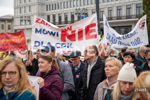  01.10.2022 WARSZAWA<br />
PROTEST PRZECIWKO BUDOWIE CENTRALNEGO PORTU KOMUNIKACYJNEGO<br />
N/Z UCZESTNICY PROTESTU<br />
FOT. MARCIN BANASZKIEWICZ/FOTONEWS  