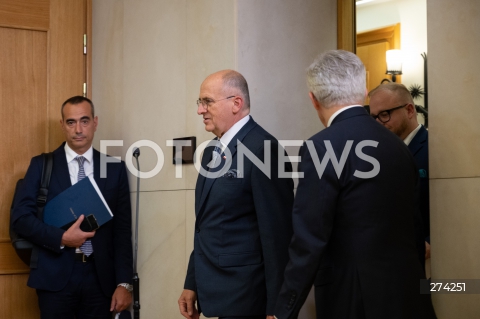  05.10.2022 WARSZAWA<br />
KONFERENCJA PRASOWA MINISTROW SPRAW ZAGRANICZNYCH POLSKI I GRECJI<br />
<br />
PRESS CONFERENCE OF THE FOREIGN MINISTERS OF POLAND AND GREECE<br />
<br />
N/Z ZBIGNIEW RAU<br />
FOT. MARCIN BANASZKIEWICZ/FOTONEWS  