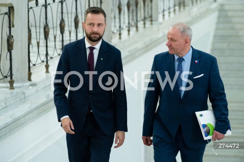  07.10.2022 WARSZAWA SEJM <br />
POSIEDZENIE SEJMU <br />
N/Z WLADYSLAW KOSINIAK KAMYSZ JACEK PROTASIEWICZ<br />
FOT. MARCIN BANASZKIEWICZ/FOTONEWS 