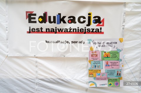  07.10.2022 WARSZAWA<br />
MIASTECZKO EDUKACYJNE<br />
PROTEST ZWIAZKU NAUCZYCIELSTWA POLSKIEGO<br />
N/Z MIASTECZKO EDUKACYJNE ZNP<br />
FOT. MARCIN BANASZKIEWICZ/FOTONEWS  