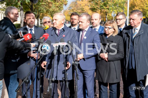  11.10.2022 WARSZAWA KPRM<br />
SPOTKANIE PREMIERA MATEUSZA MORAWIECKIEGO Z SAMORZADOWCAMI<br />
N/Z KRZYSZTOF KOSINSKI ARKADIUSZ CHECINSKI ELZBIETA RADWAN KONRAD FIJOLEK MARCIN KRUPA<br />
FOT. MARCIN BANASZKIEWICZ/FOTONEWS 