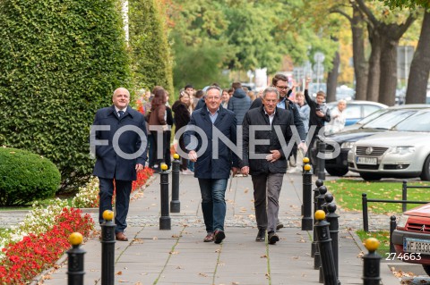  11.10.2022 WARSZAWA<br />
KONTROLA POSELSKA POSLOW KOALICJI OBYWATELSKIEJ W MINISTERSTWIE SPRAW ZAGRANICZNYCH<br />
N/Z PAWEL KOWAL BARTLOMIEJ SIENKIEWICZ DARIUSZ ROSATI<br />
FOT. MARCIN BANASZKIEWICZ/FOTONEWS 