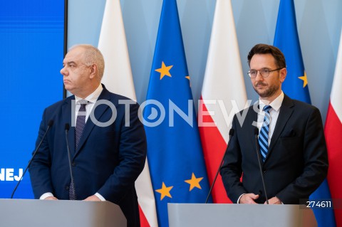  11.10.2022 WARSZAWA KPRM<br />
KONFERENCJA PRASOWA PREZESA RADY MINISTROW MATEUSZA MORAWIECKIEGO<br />
N/Z JACEK SASIN WALDEMAR BUDA<br />
FOT. MARCIN BANASZKIEWICZ/FOTONEWS 