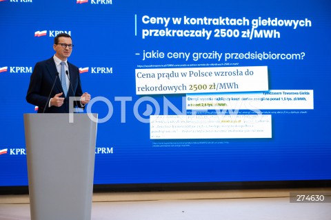  11.10.2022 WARSZAWA KPRM<br />
KONFERENCJA PRASOWA PREZESA RADY MINISTROW MATEUSZA MORAWIECKIEGO<br />
N/Z PREMIER MATEUSZ MORAWIECKI<br />
FOT. MARCIN BANASZKIEWICZ/FOTONEWS 