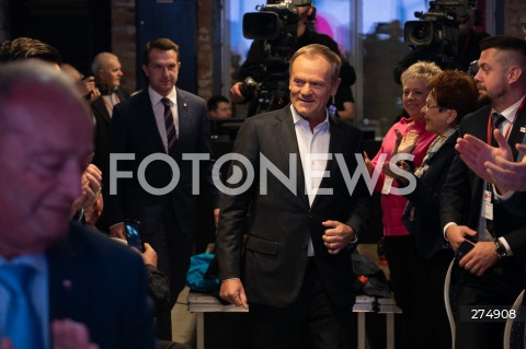  22.10.2022 WARSZAWA<br />
KONWENCJA PARTII INICJATYWA POLSKA<br />
OPIEKUNCZA POLSKA<br />
N/Z DONALD TUSK<br />
FOT. MARCIN BANASZKIEWICZ/FOTONEWS 