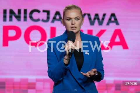  22.10.2022 WARSZAWA<br />
KONWENCJA PARTII INICJATYWA POLSKA<br />
OPIEKUNCZA POLSKA<br />
N/Z BARBARA NOWACKA<br />
FOT. MARCIN BANASZKIEWICZ/FOTONEWS 