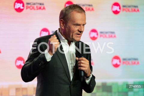  22.10.2022 WARSZAWA<br />
KONWENCJA PARTII INICJATYWA POLSKA<br />
OPIEKUNCZA POLSKA<br />
N/Z DONALD TUSK<br />
FOT. MARCIN BANASZKIEWICZ/FOTONEWS 