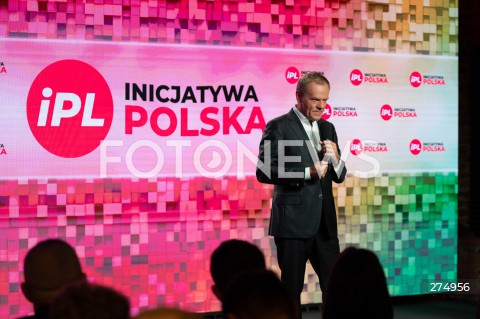  22.10.2022 WARSZAWA<br />
KONWENCJA PARTII INICJATYWA POLSKA<br />
OPIEKUNCZA POLSKA<br />
N/Z DONALD TUSK<br />
FOT. MARCIN BANASZKIEWICZ/FOTONEWS 