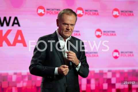  22.10.2022 WARSZAWA<br />
KONWENCJA PARTII INICJATYWA POLSKA<br />
OPIEKUNCZA POLSKA<br />
N/Z DONALD TUSK<br />
FOT. MARCIN BANASZKIEWICZ/FOTONEWS 